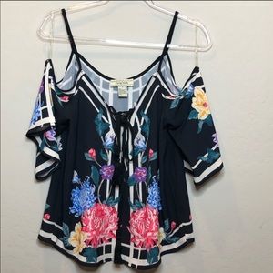 3/$20 Flying Tomato Cold Shoulder Floral Top, Small